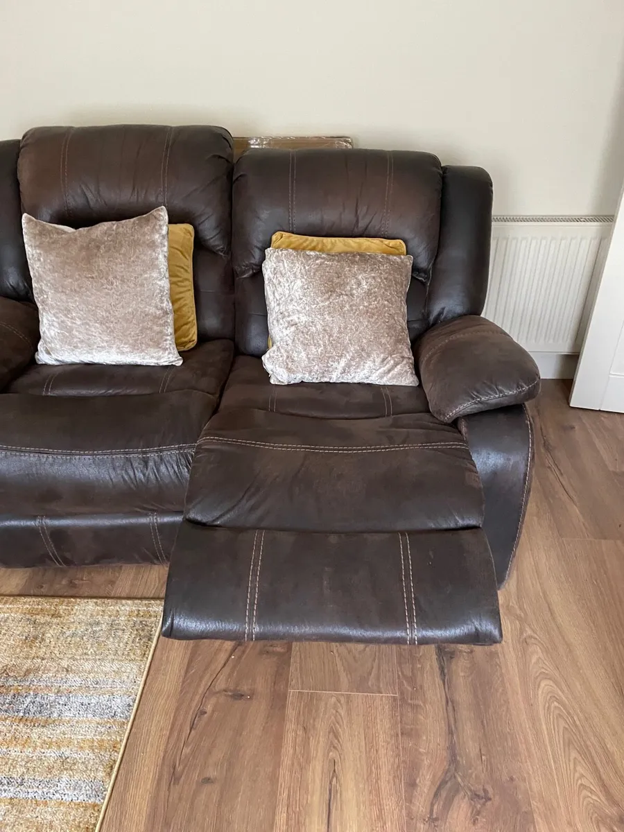 Couch - Image 4