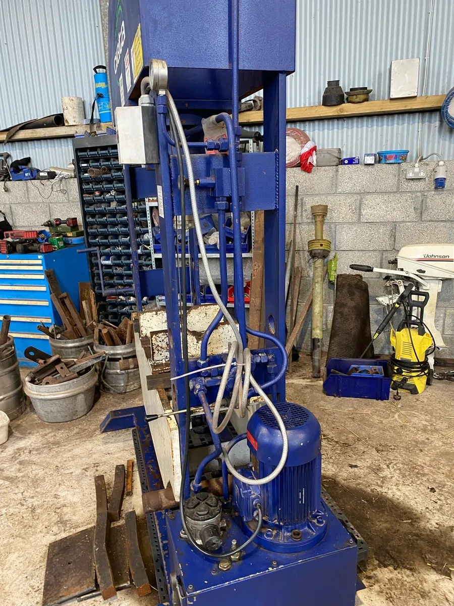 100 Ton Motorised Hydraulic Press - Image 4