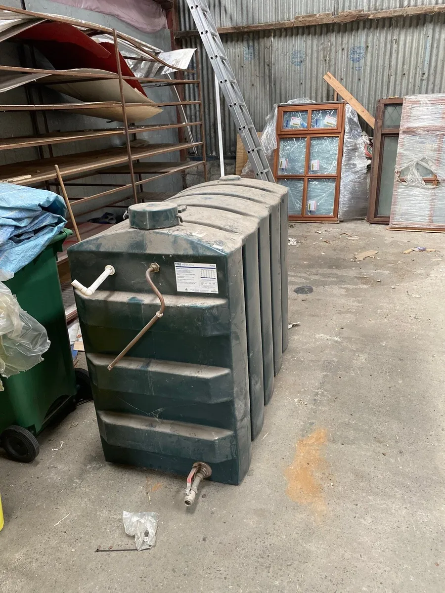 Oil tank - Image 1