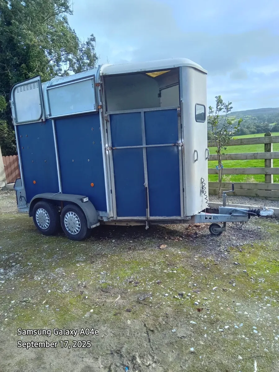 505 Horse box - Image 1
