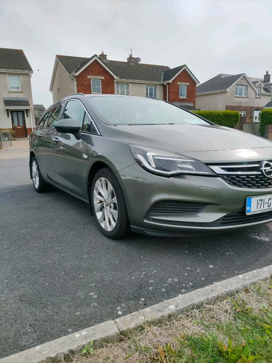 Opel Astra 2017 - Image 1