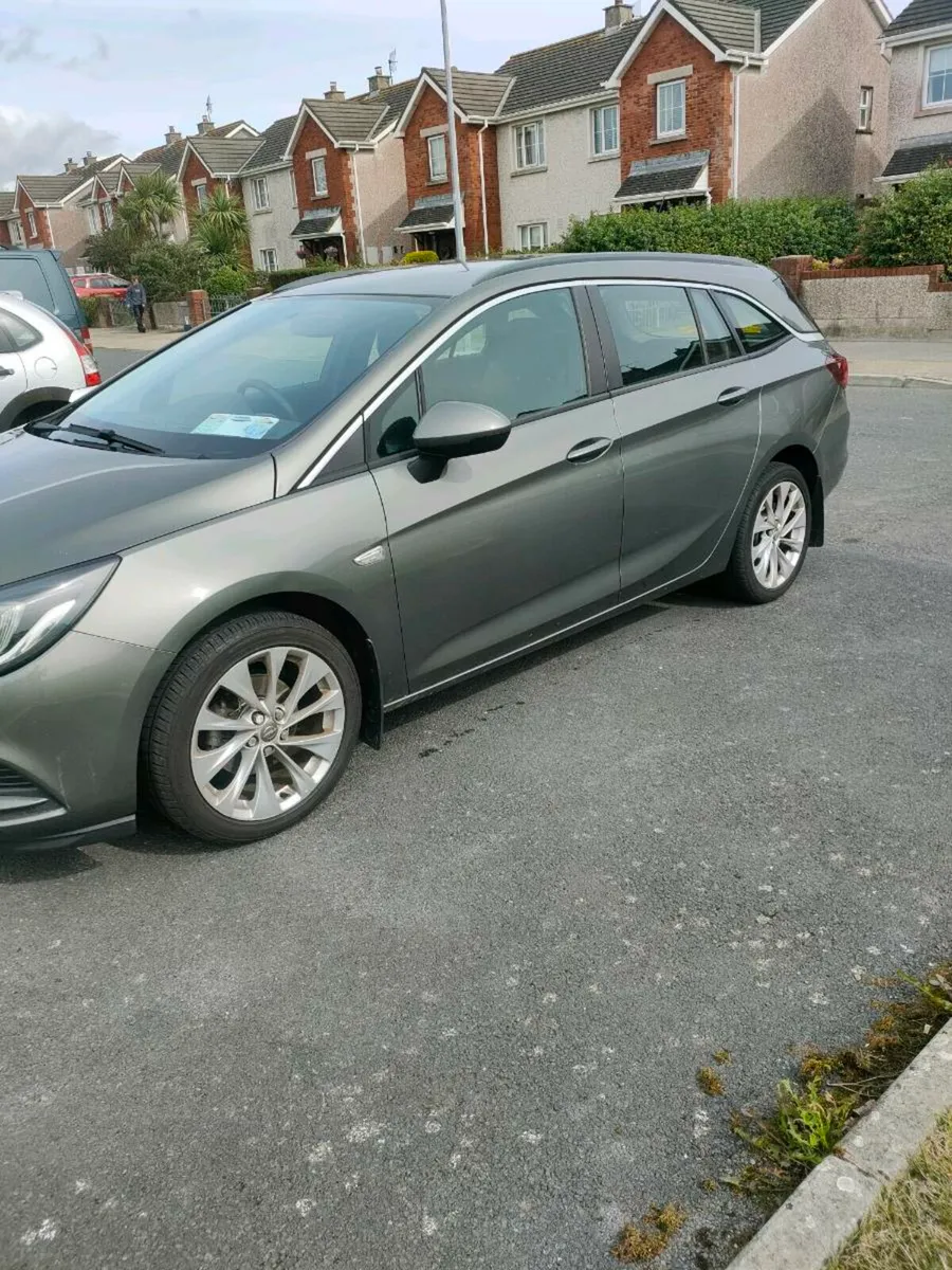 Opel Astra 2017 - Image 2