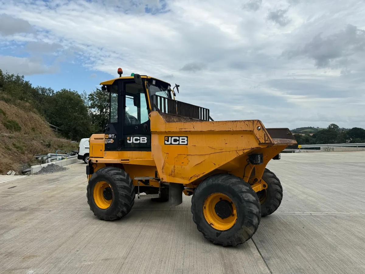 JCB DUMP TRUCK - Image 1