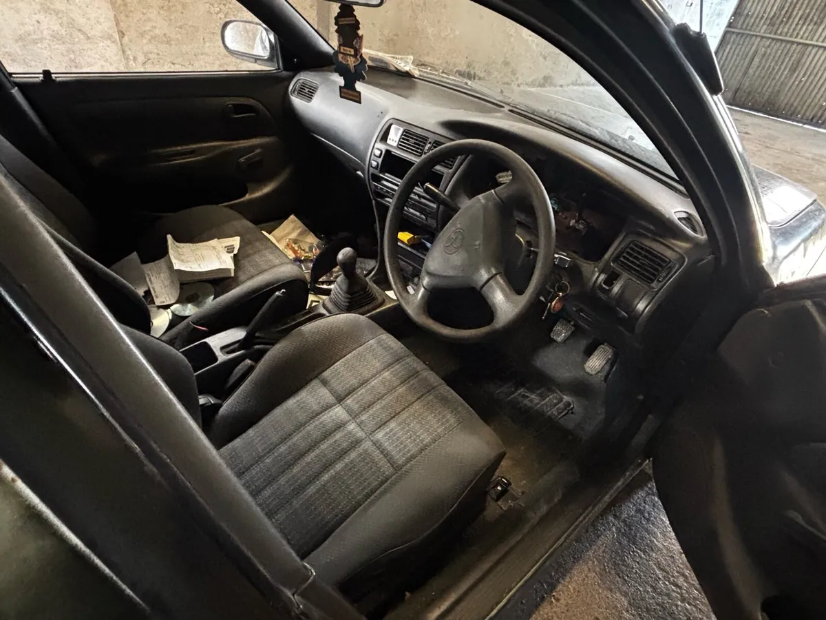 1995 e10 Corolla xli for parts/ breaking - Image 2