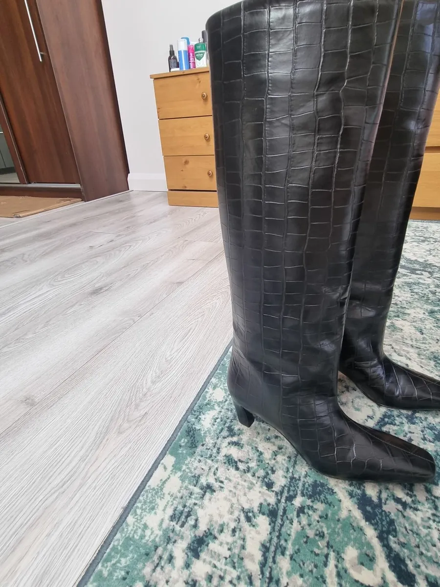 Brand new stylish genuine leather boots - Image 3