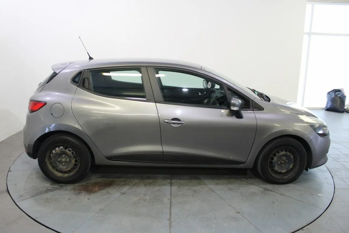 Renault Clio 1.5 DCI 90 ECO Expression - Image 3
