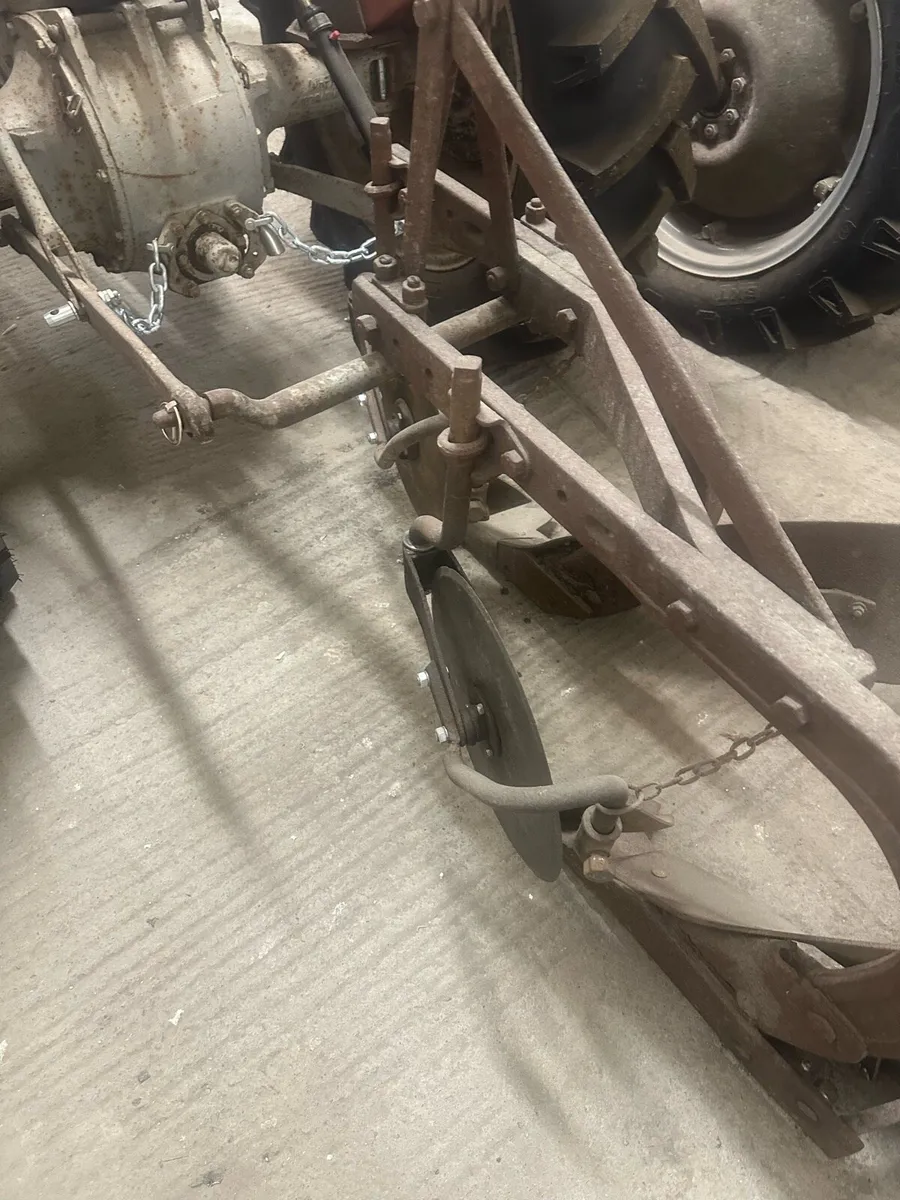 ferguson plough and spreader - Image 3