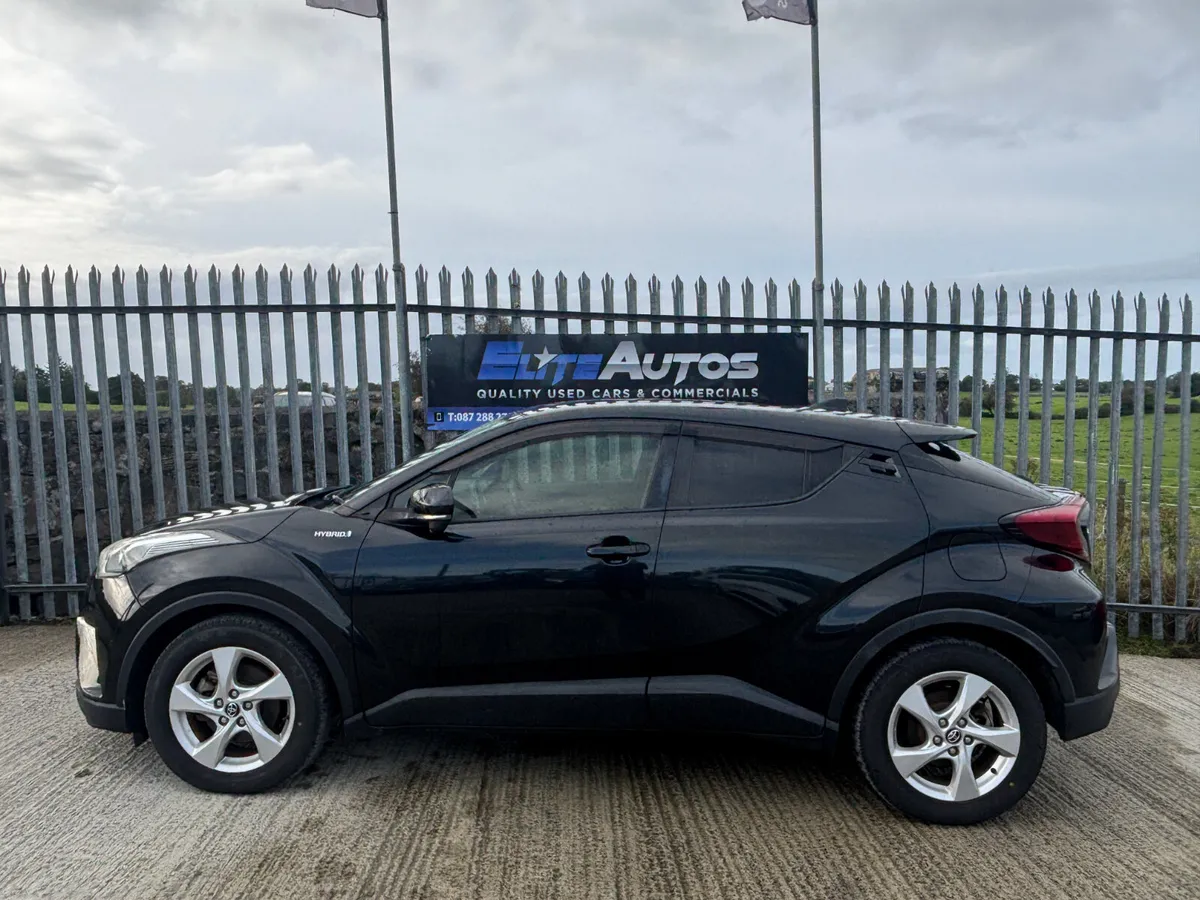Toyota CHR Self Charging Hybrid 2018 - Image 4