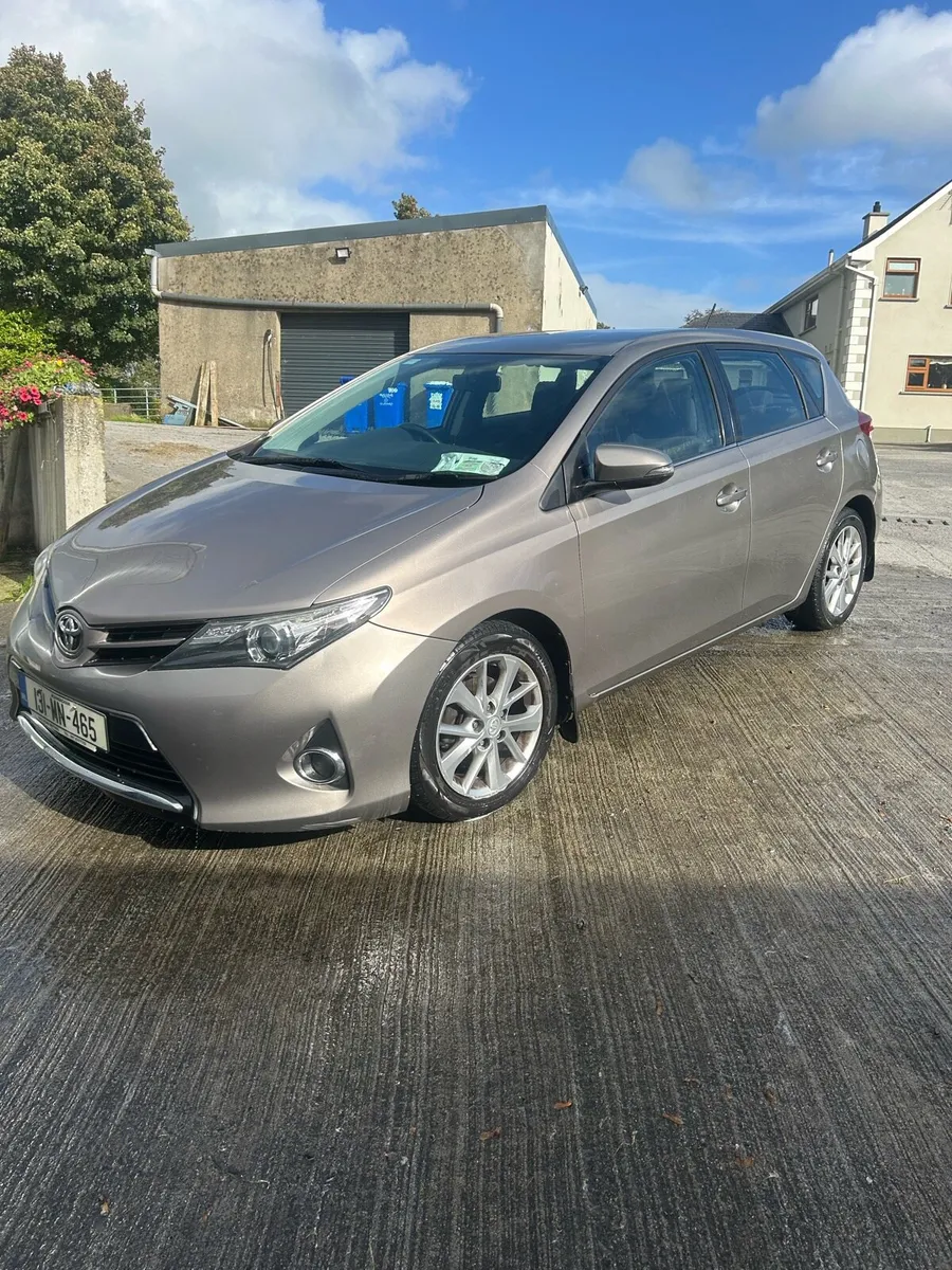 Toyota Auris 2013 - Image 1