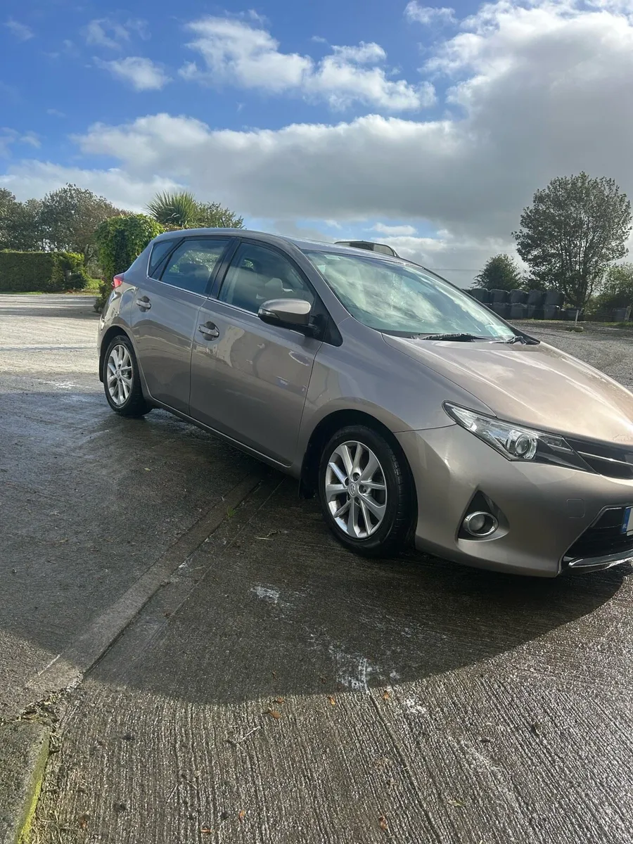 Toyota Auris 2013 - Image 4