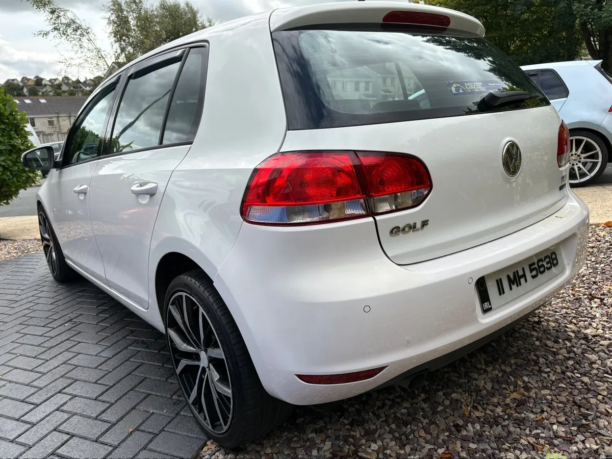 Volkswagen Golf 2011 - Image 3