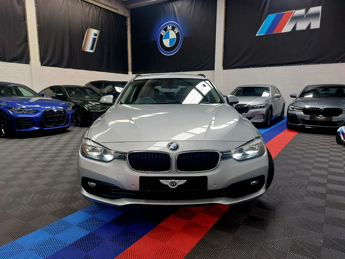318D LCI AUTO TOURING - Image 2