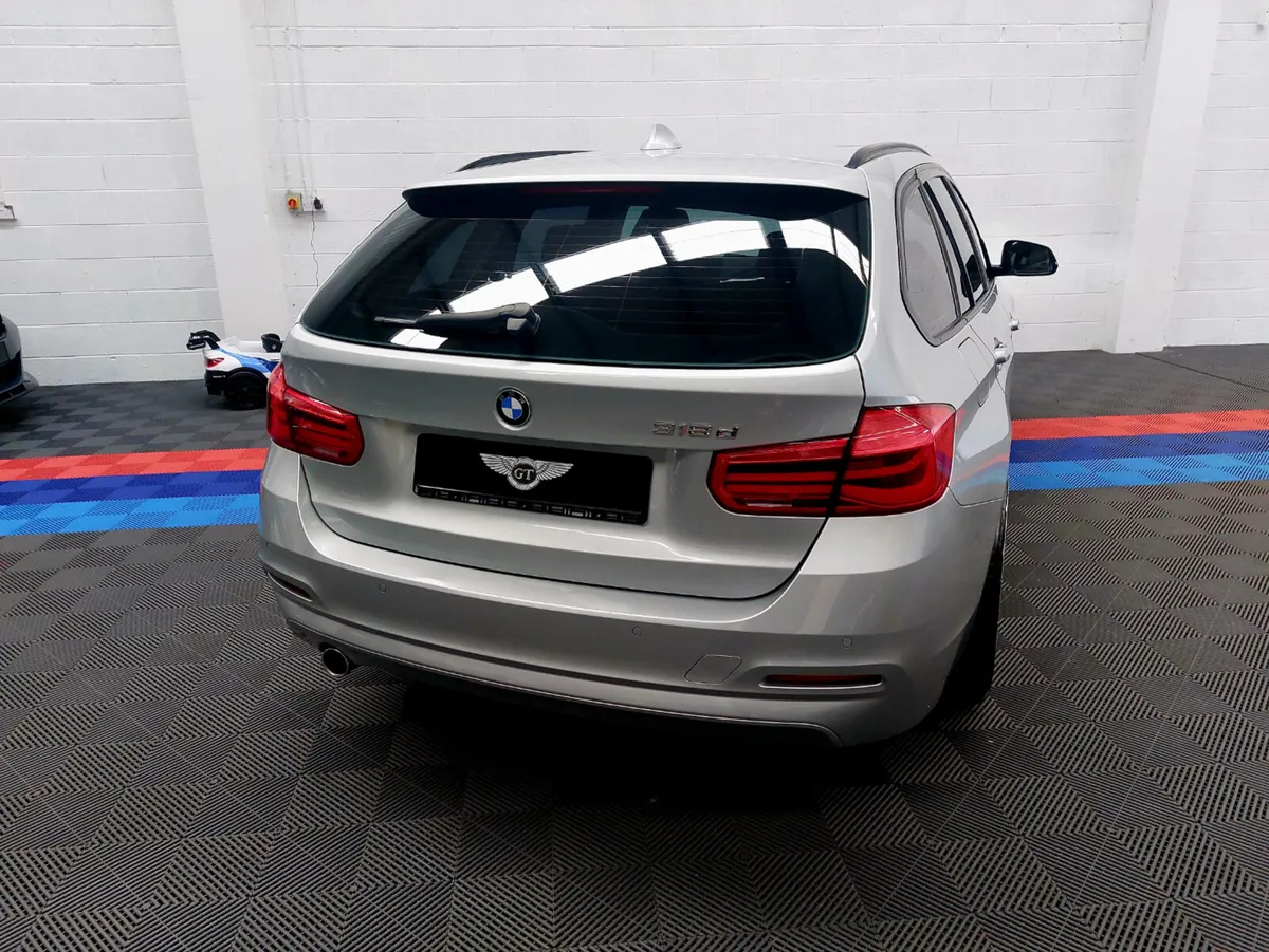 318D LCI AUTO TOURING - Image 4