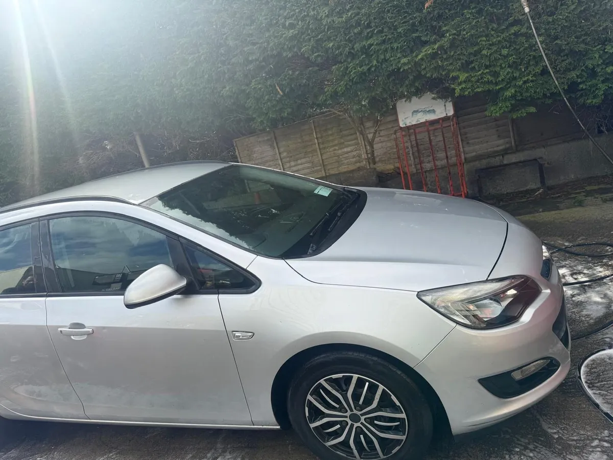 Car - Image 2