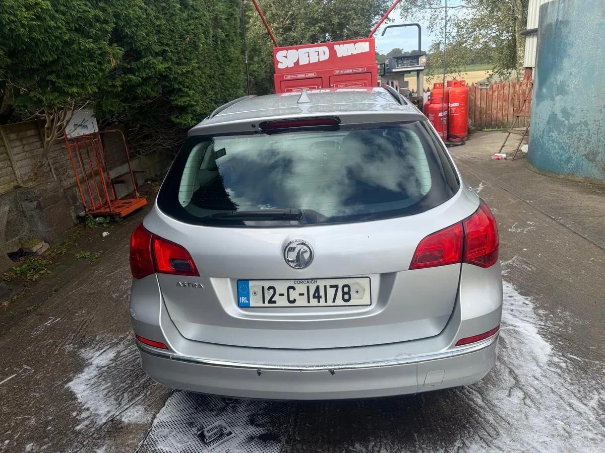 Car - Image 4