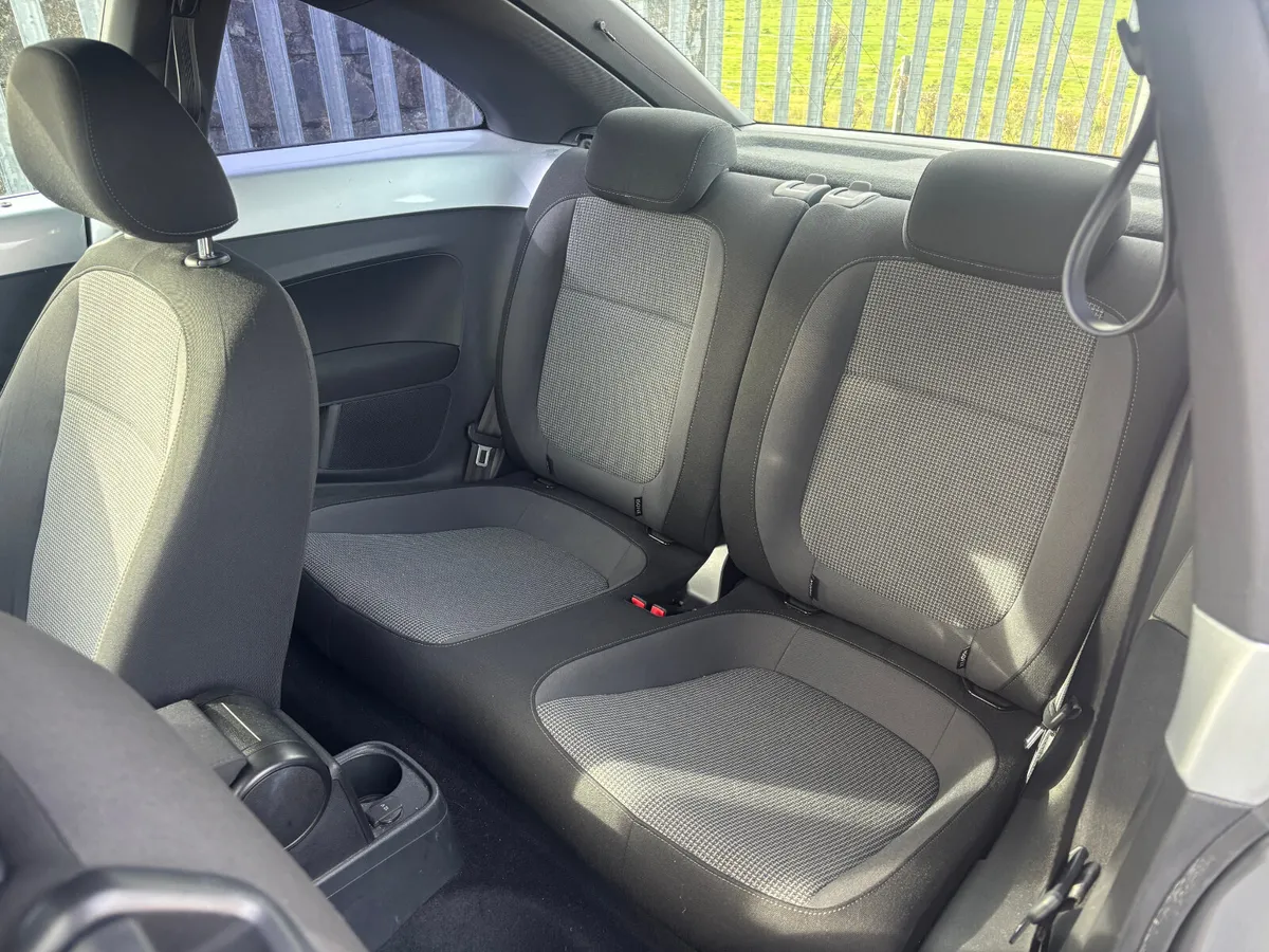 Volkswagen Beetle Design TSI Automatic 2014 - Image 4