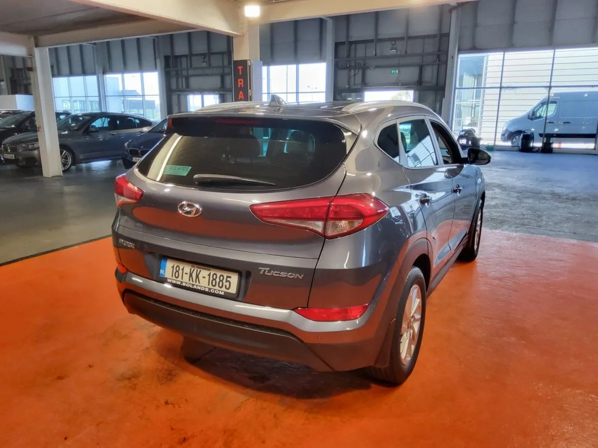 Hyundai Tucson 1.7 D Executive SE - Image 3
