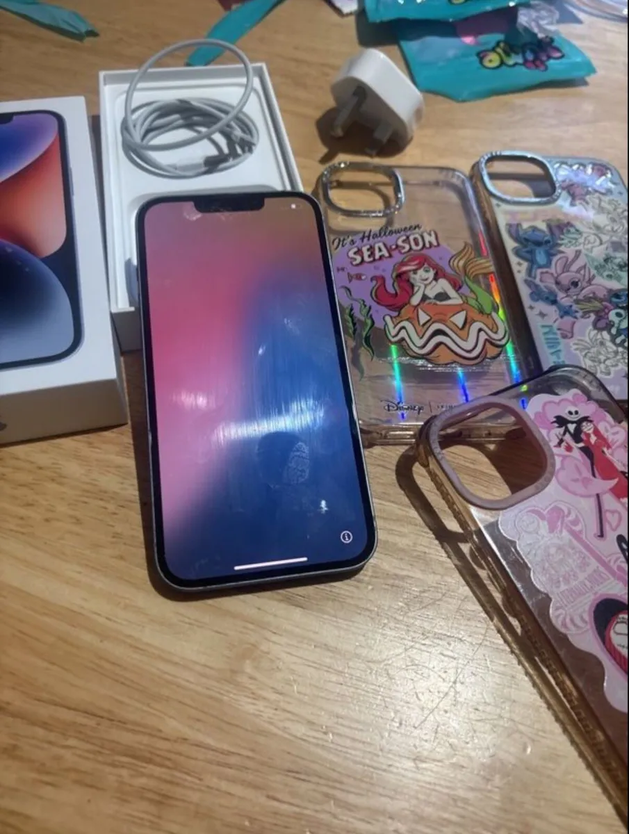 iPhone 14 - Image 4