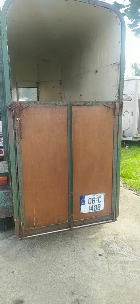 Horse box - Image 3