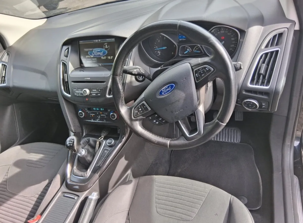 2016 Ford Focus Titanium - Image 4