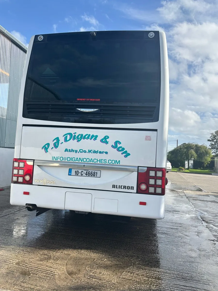 55 seats 2010 Vanhool ready to work - Image 3