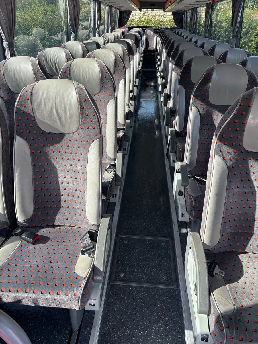55 seats 2010 Vanhool ready to work - Image 4