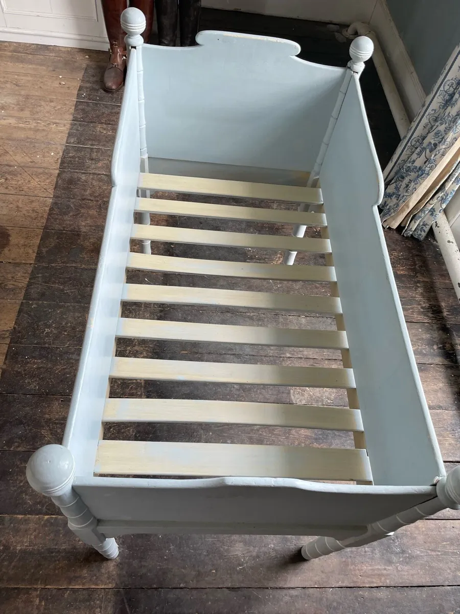 Baby cot - Image 2
