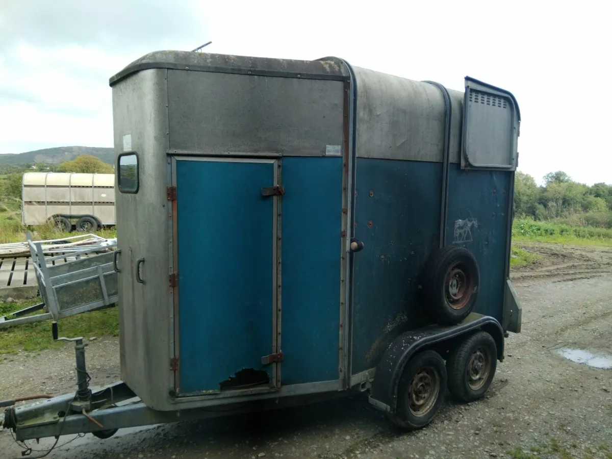 Ivor williams 505 horsebox - Image 1