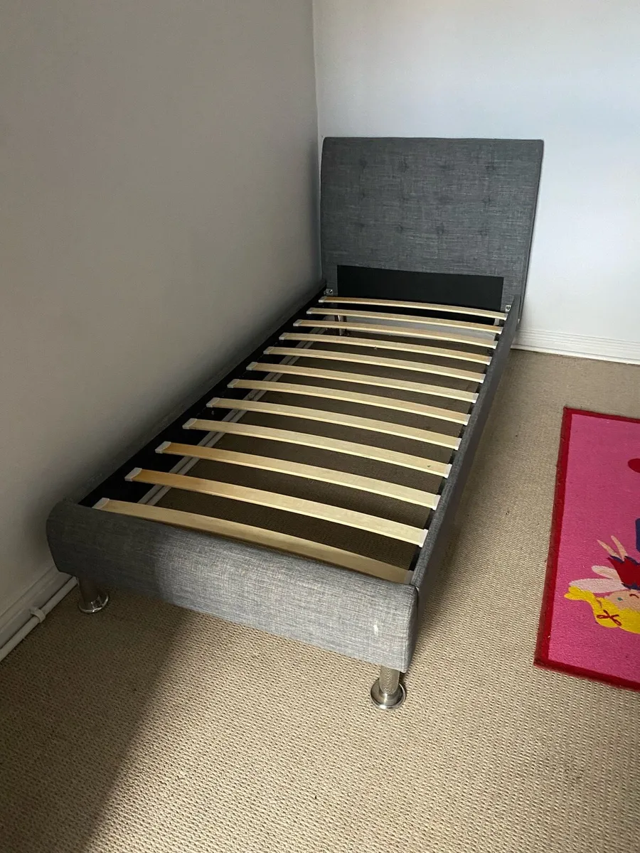 Single bed - Image 3