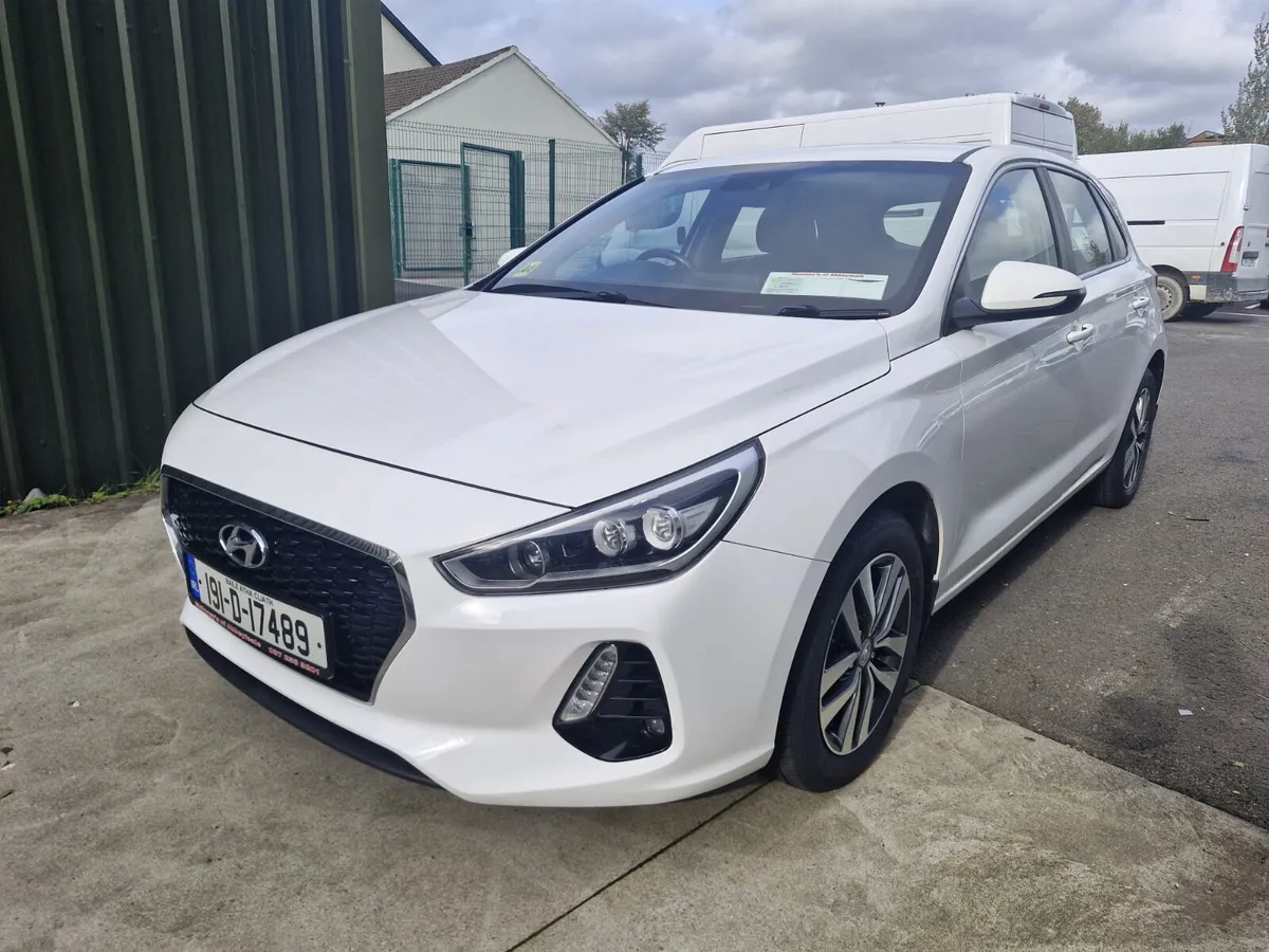 Hyundai i30 2019 - Deluxe Plus Model - Image 3