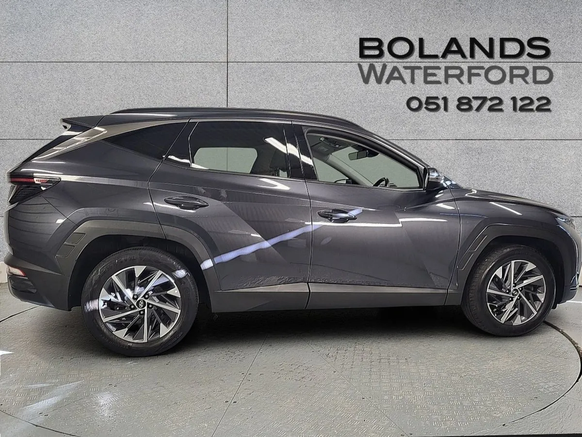 Hyundai Tucson 2WD Executive Plus - Image 4