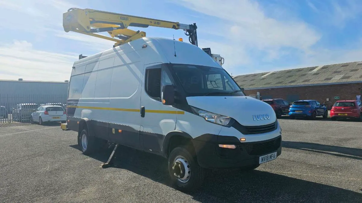 2018 iveco daily versalift cherry picker - Image 1