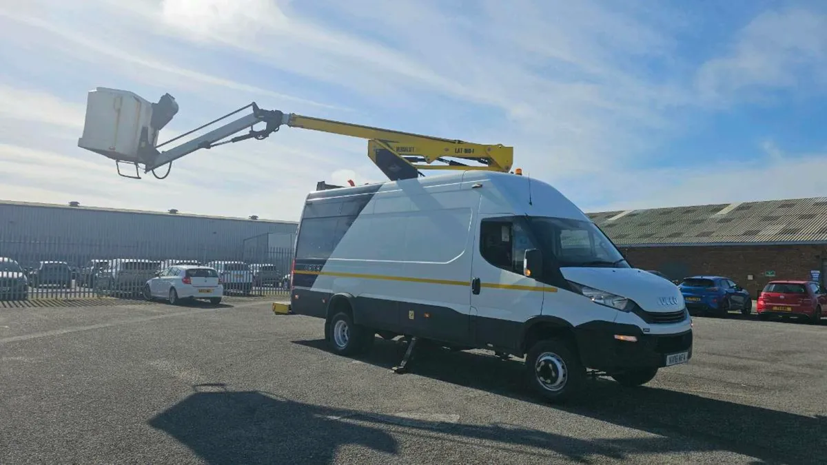 2018 iveco daily versalift cherry picker - Image 3