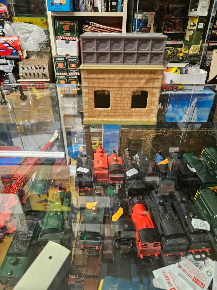 Hornby OO Gauge Water Tower - Image 1