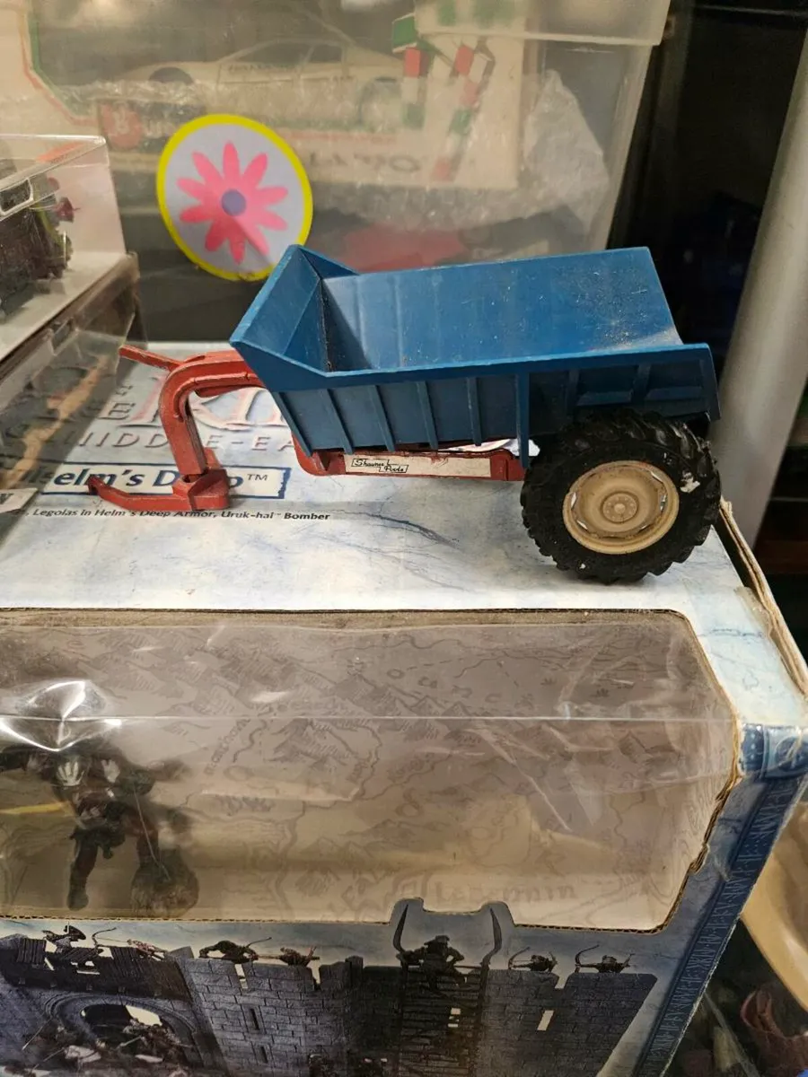 Britain's Farm Tipping Trailer - Image 2