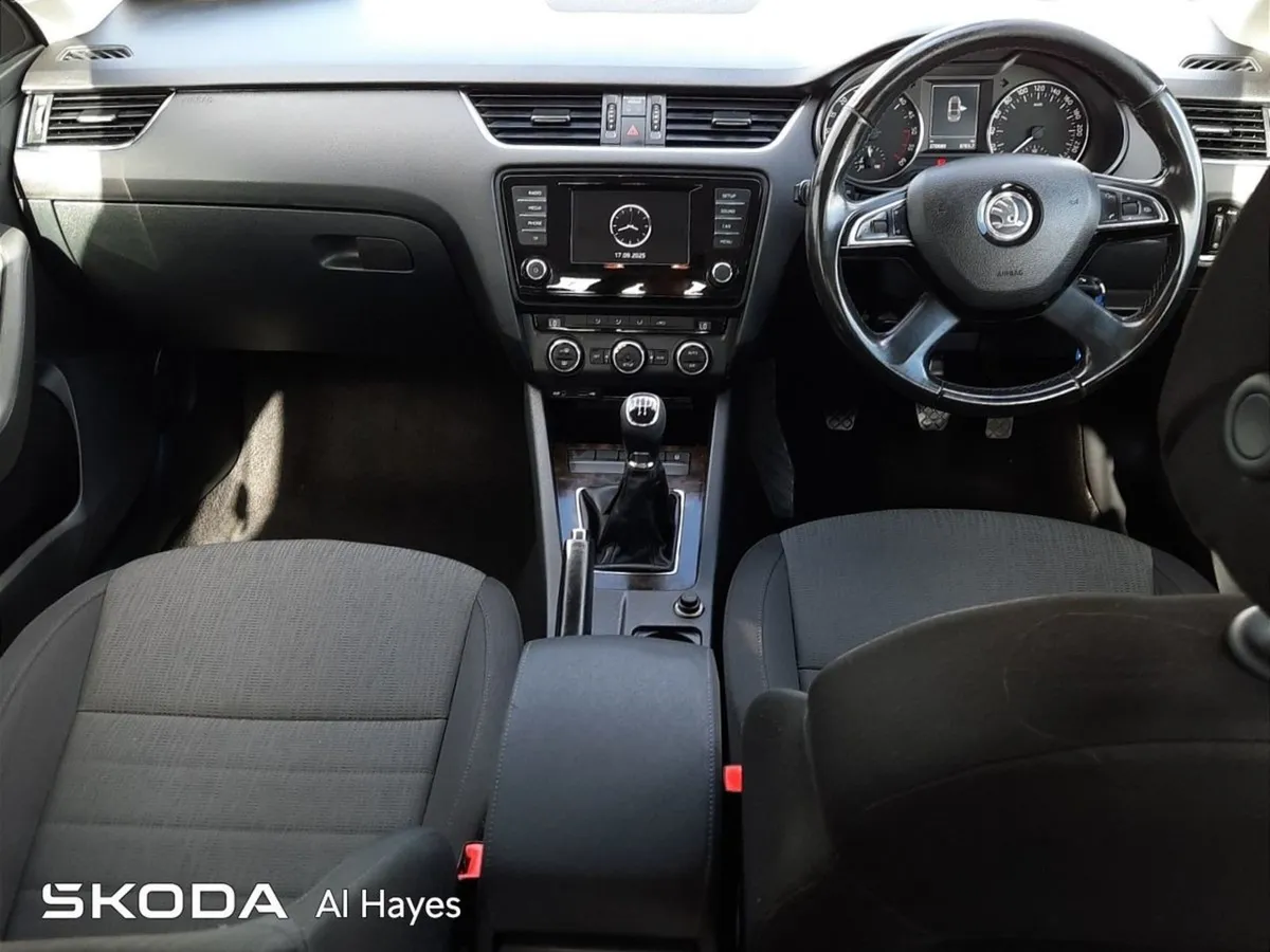 Skoda Octavia 1.6 TDI CR 105BHP Elegance - Image 2