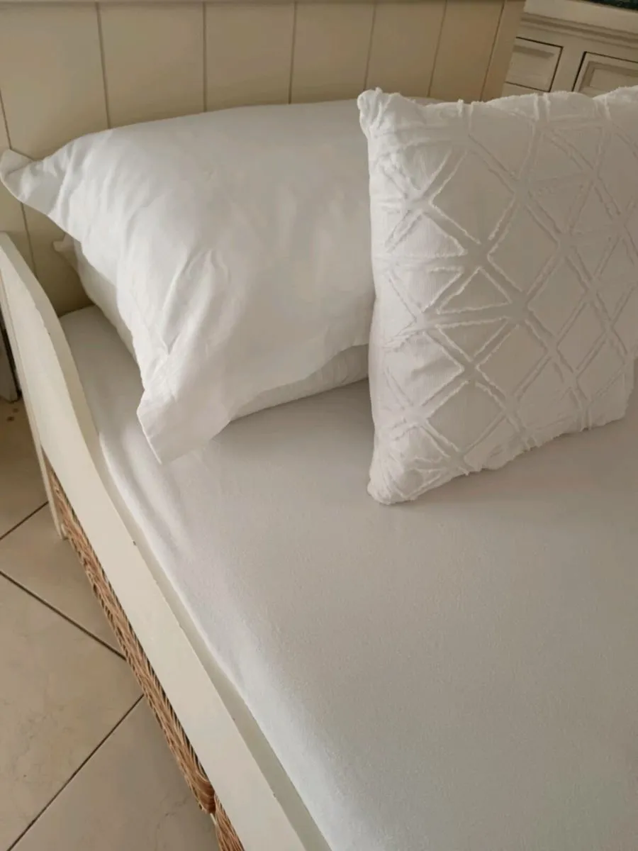 Single bed - Image 3