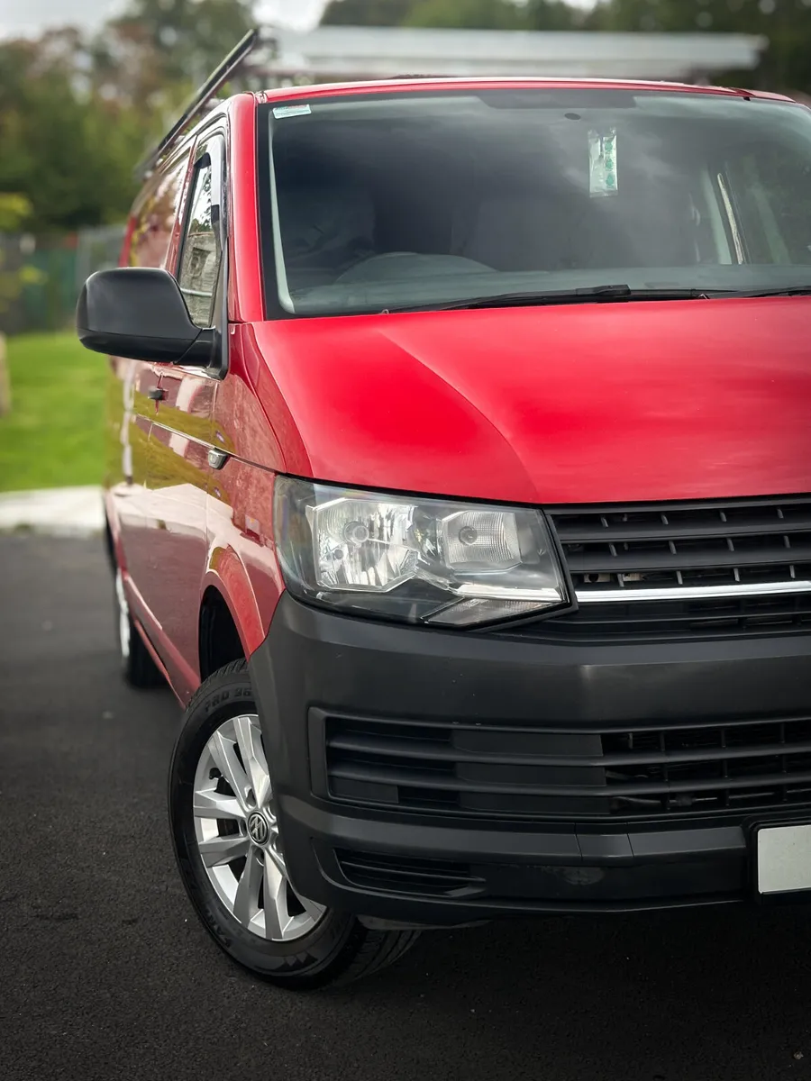 Volkswagen Transporter 2016 - Image 2
