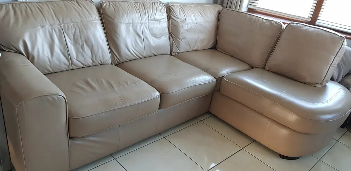 Sofa with 4 Matching Cushions - Image 4