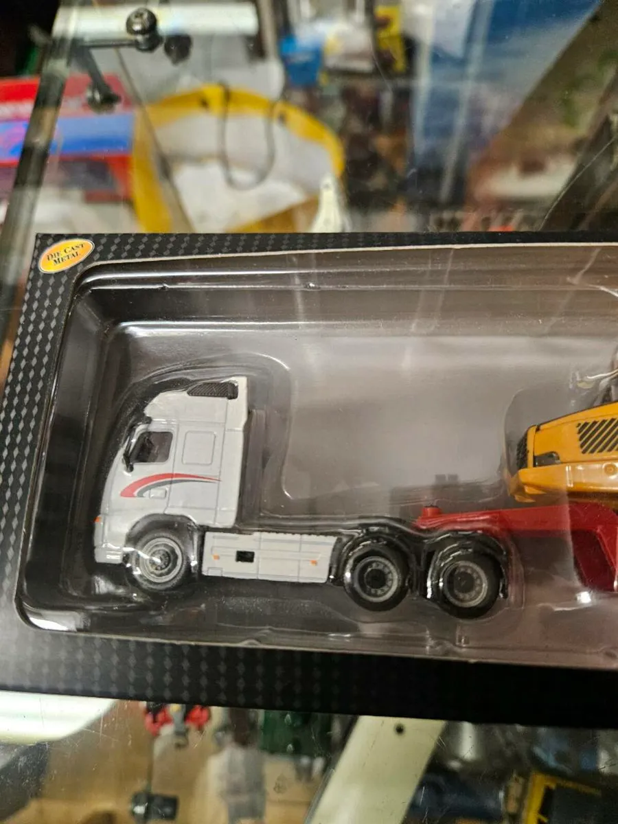 Corgi Caramara Truck with Trailer and Load - Image 2