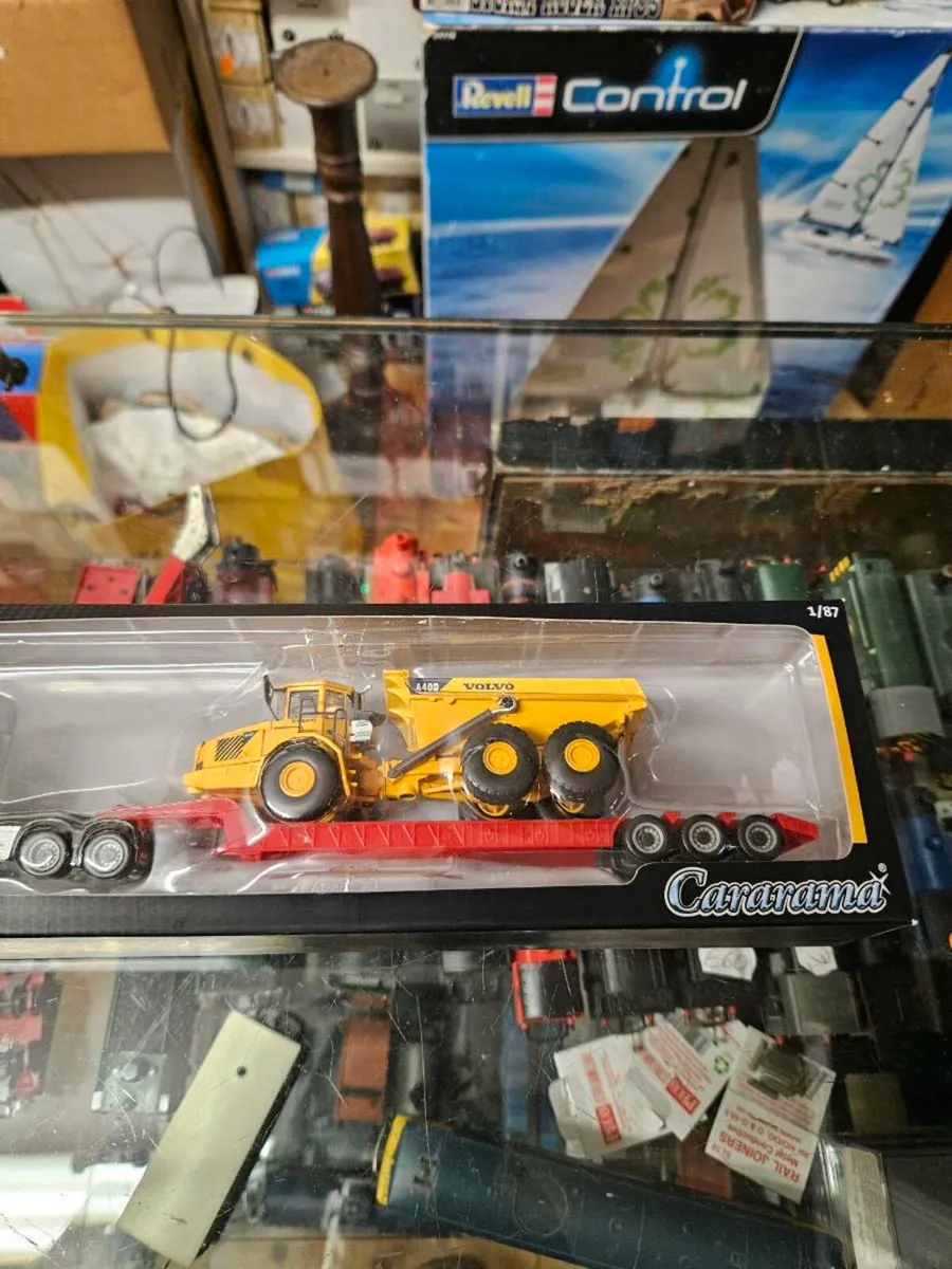 Corgi Caramara Truck with Trailer and Load - Image 3