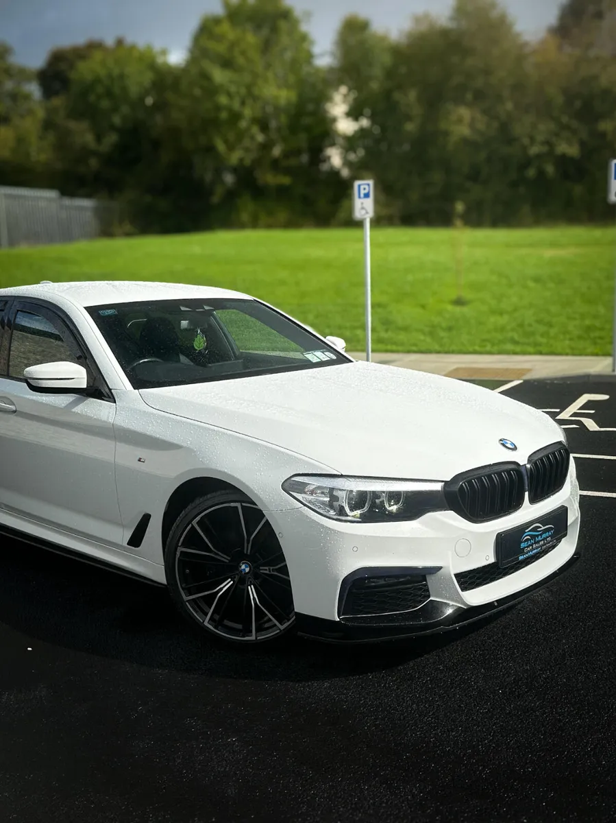 BMW 5-Series 2019 - Image 3
