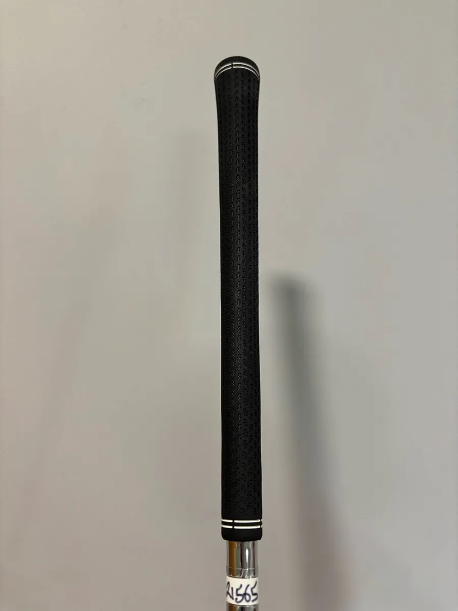 Left Hand Cleveland Zipcore XL irons 5-PW - Image 4