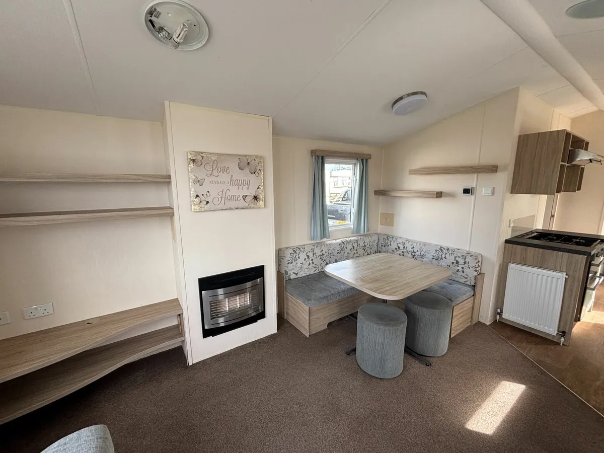 38x12 Willerby 3 Bed, D/G & C/H. Free Delivery. - Image 3