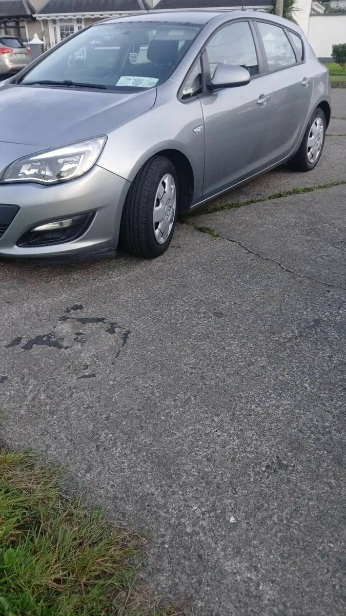 Vauxhall Astra 2013 - Image 2