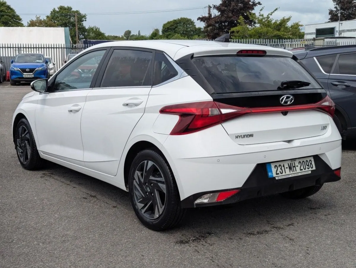 Hyundai i20 1.25i Deluxe Plus  just IN - Image 4
