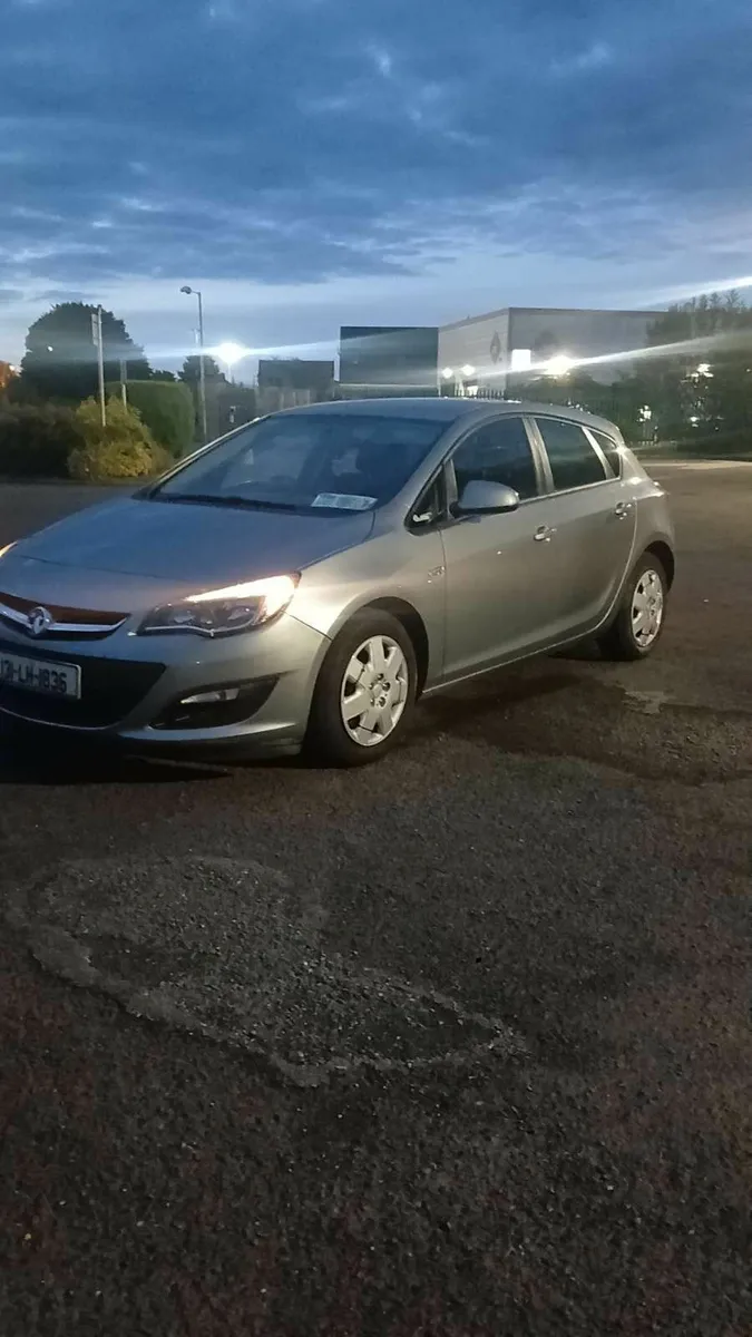 Vauxhall Astra 2013 - Image 1
