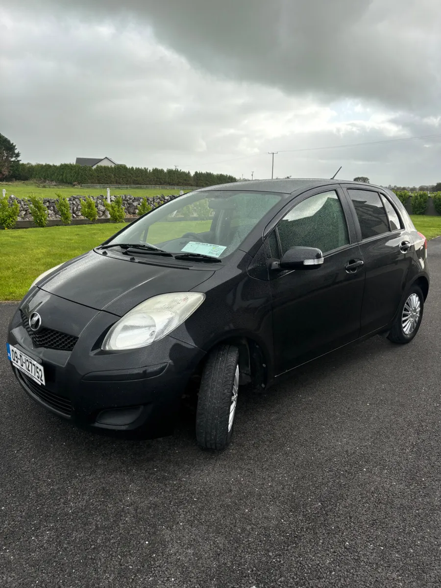 Toyota Vitz 2009 - Image 2