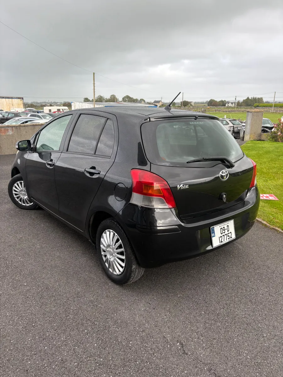 Toyota Vitz 2009 - Image 3