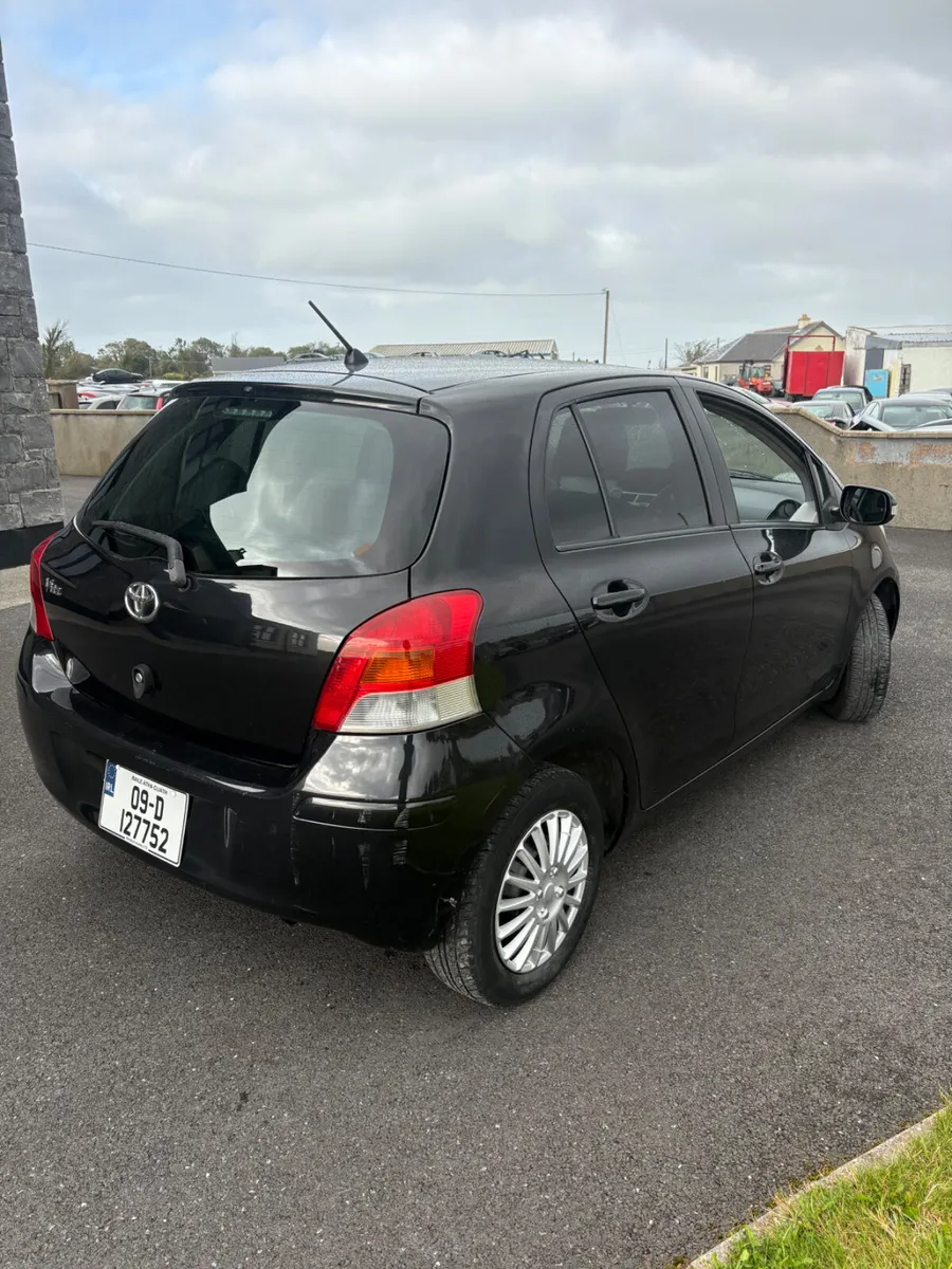 Toyota Vitz 2009 - Image 4